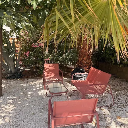 Bas De Villa, 6 Personnes, Piscine, Proche Plages *