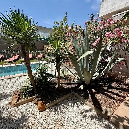 Bas De Villa, 6 Personnes, Piscine, Proche Plages
