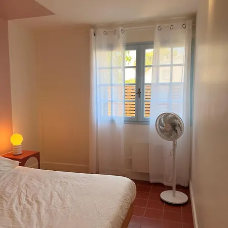 Hébergement de vacances Bas De Villa, 6 Personnes, Piscine, Proche Plages La Seyne-sur-Mer